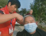 “公益奶奶”王传云：尘埃里的光茫